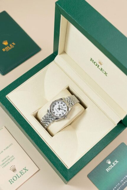 Dong Ho Rolex DateJust Lady Fake 11 Mat Trang Coc So La Ma 31mm 1 768x1152 1