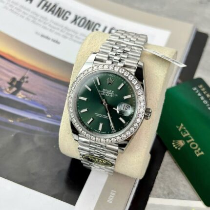 Dong Ho Rolex DateJust Mat Xanh La Cay Che Tac Vien Dinh Kim Cuong Nhan Tao 41mm 3 768x768 1