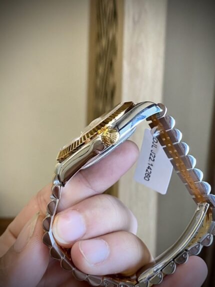Dong Ho Rolex Day Date Che Tac Boc Vang That Mat Vi Tinh 40mm 4 768x1024 1