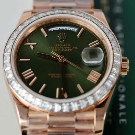 Dong Ho Rolex Day Date Mat Xanh La Cay Che Tac Boc Vang Dinh Kim Cuong Moissanite Baguette 40mm 8 768x768 1