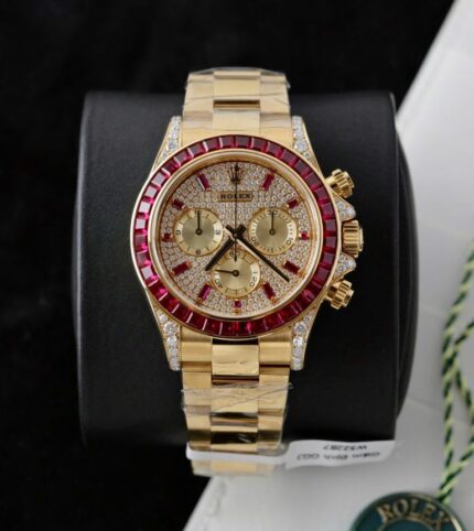 Dong Ho Rolex Daytona 126598TRU Che Tac Boc Vang That Ruby Kim Cuong Moissanite 40mm 2 768x861 1