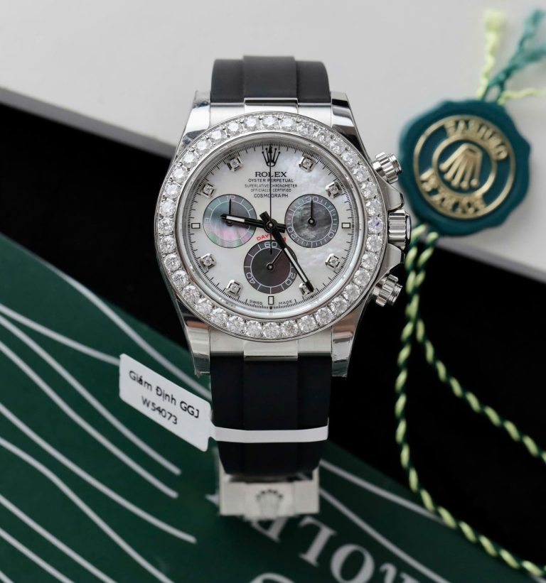 Dong-Ho-Rolex-Daytona-Che-Tac-Mat-MOP-Coc-So-Vanh-Do-Kim-Cuong-Moissanite-40mm-16-768x821 Dong Ho Rolex Daytona Che Tac Mat MOP Coc So Vanh Do Kim Cuong Moissanite 40mm 16 768x821 1